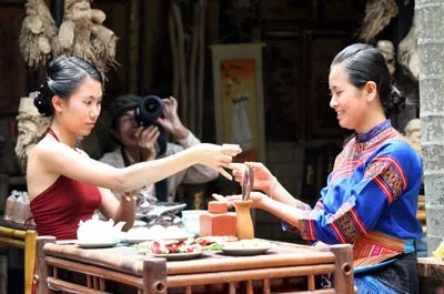 Bên lề Lễ hội “Quảng Nam – Hành trình Di sản” lần thứ IV: Độc đáo trà đạo và nghệ thuật sắp đặt