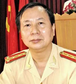 CSGT mặc thường phục không được thổi còi xử phạt