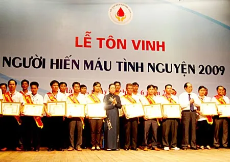 Tôn vinh những trái tim nhân ái