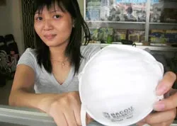 Dịch cúm A/H1N1 tại Việt Nam: Khẩu trang, nước sát khuẩn bán chạy