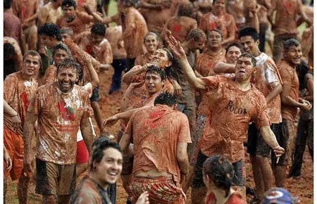 Lễ hội Cà Chua La Tomatina tại Columbia