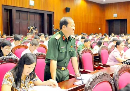 Đại biểu Bế Xuân Trường (Bắc Kạn) phát biểu tại hội trường. Ảnh: MINH ĐIỀN