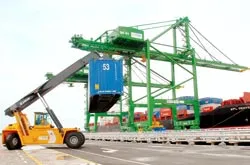 Cảng quốc tế SP-PSA liên doanh giữa Việt Nam và Singapore vừa đi vào hoạt động. Ảnh: CAO THĂNG