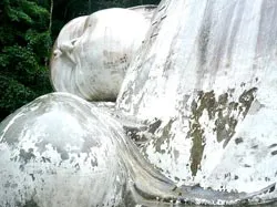 Xin đừng xâm hại tượng Phật