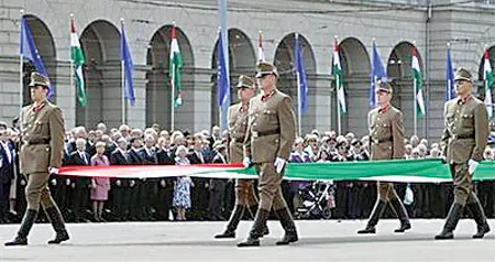 Kỷ niệm 20 năm dỡ bỏ “bức màn sắt” ở Đông Âu