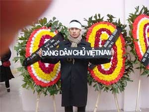 A scene from the funeral of Hoang Minh Chinh last year which the so-called Democratic Party of Vietnam tried in vain to attract membership. (Photo: SGGP)