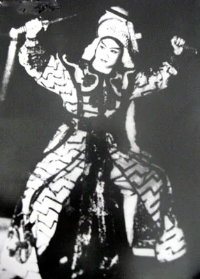 NSND Phùng Há vai An Lộc Sơn trong vở "Tình sử Dương Quý Phi"