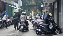 Một số cơ quan vẫn tiếp tục thu tiền giữ xe!