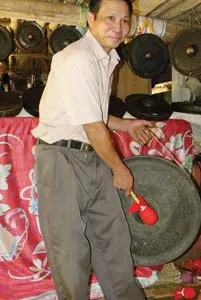 Người nhặt lại tiếng chiêng Mường