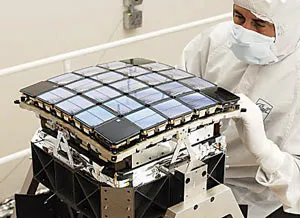 “Thám hiểm” nhà máy chế tạo vệ tinh