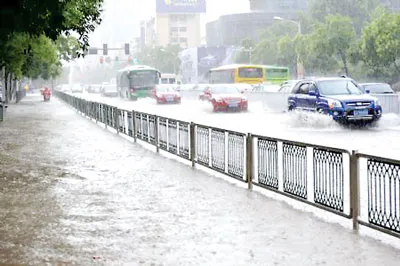 Trung Quốc: Mưa bão phá hủy 20.000 căn nhà