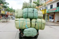 Hàng Trung Quốc tràn ngập thị trường - Bài toán chưa lời giải - Bài 1: Ở “căn cứ” làm hàng lậu