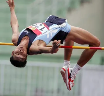 Từ giải điền kinh TPHCM mở rộng lần thứ 16-2009: Nhìn gần, lo xa