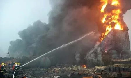 Cháy 2 nhà máy hóa chất ở Trung Quốc, 5 người chết, hơn 100 người bị thương