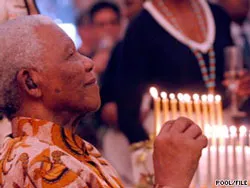 Ông Nelson Mandela không thể đến Mỹ dự lễ sinh nhật lần thứ 91