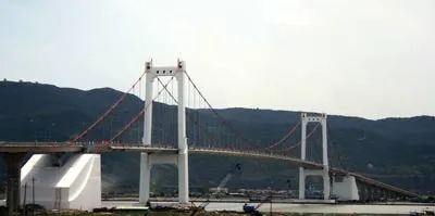 Cầu Thuận Phước. Ảnh: Nguyên Khôi.