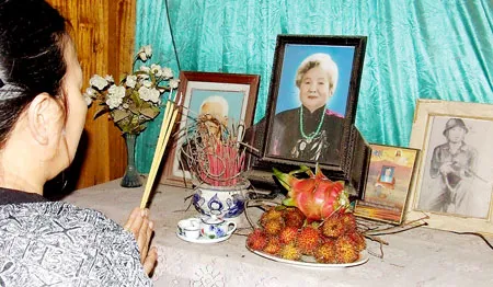 Còn tình yêu ở lại