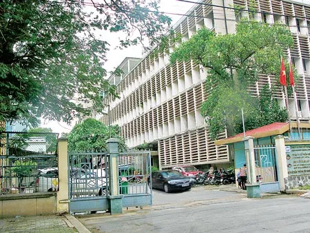 Mặt bằng số 8 Lê Duẩn, quận 1 bị đem cho thuê lại làm văn phòng giao dịch, kinh doanh nhà hàng.