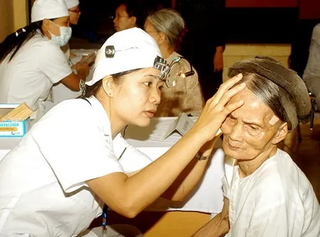 Tuổi trẻ tri ân các anh hùng liệt sĩ