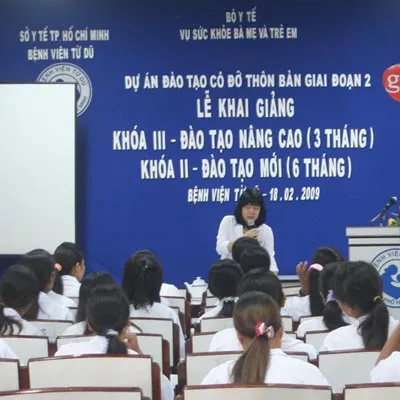Cô đỡ thôn bản: Học để có kiến thức giúp đỡ cộng đồng