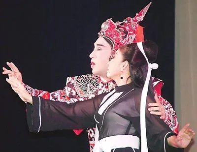 “NSND Phùng Há - Ngọn nến lung linh”: Gây quỹ từ thiện trên 100 triệu đồng