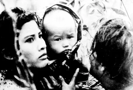 Một cảnh trong phim “Cánh đồng hoang” do Nguyễn Quang Sáng viết kịch bản.