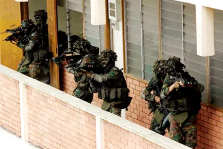 Singapore chống khủng bố kiểu mới