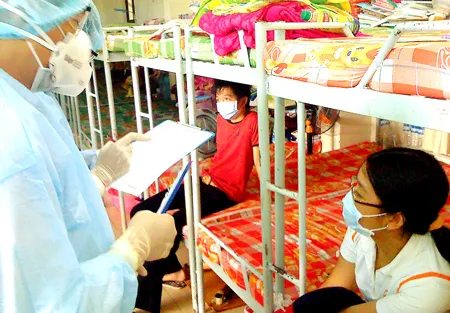 Nóng sốt, sổ mũi hãy tự cách ly tại nhà