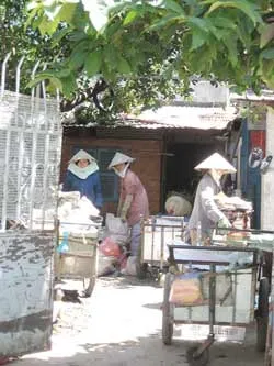 Vựa ve chai gây ô nhiễm