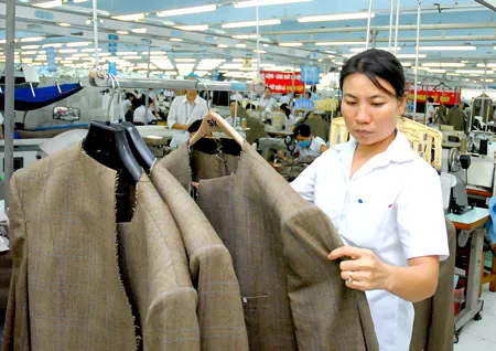 Ngành dệt may tìm giải pháp giảm phụ thuộc vào lao động