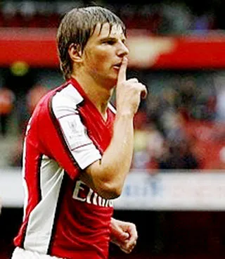 Emirates Cup 2009, Arsenal - Atletico Madrid 2 - 1: Arshavin tỏa sáng