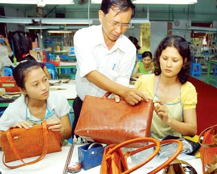 Làng nghề cá sấu Sài Gòn đào tạo nghệ nhân