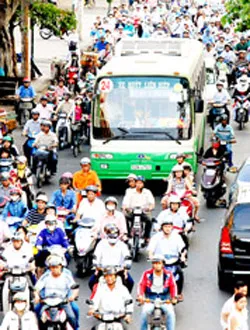 Phát triển vận tải công cộng gắn với kiểm soát xe cá nhân