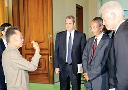 Cựu Tổng thống Mỹ Bill Clinton bất ngờ tới CHDCND Triều Tiên