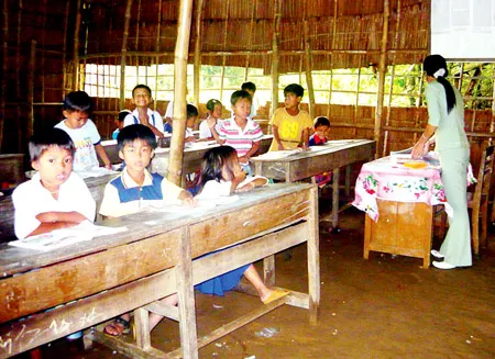 Giáo dục ĐBSCL: Bao giờ thoát khỏi “vùng trũng”? - Bài 2: Cần chính sách để giữ giáo viên