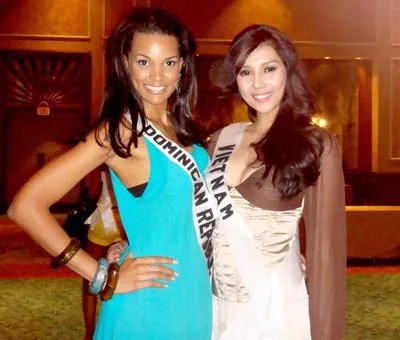 Hoàng Yến với Hoa hậu Dominica