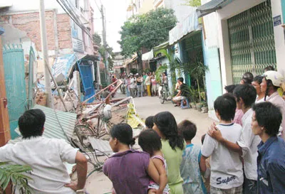 Sập 3 căn nhà, 2 người thiệt mạng, 8 người bị thương ảnh 4