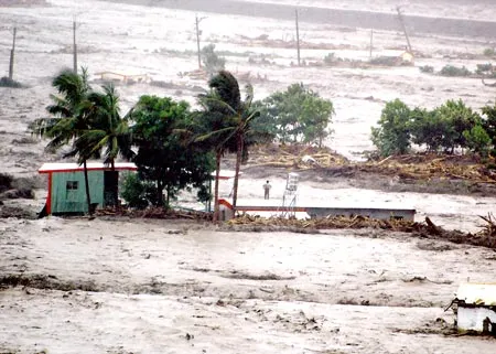 Trung Quốc: 1 triệu người sơ tán tránh bão Morakot