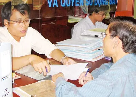 Nhà đất có giấy chứng nhận trước ngày 1-8: TPHCM kiến nghị giao dịch bình thường