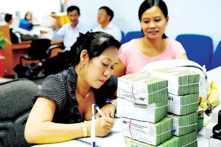 Dịch vụ ngân hàng: Cuộc đua nội, ngoại