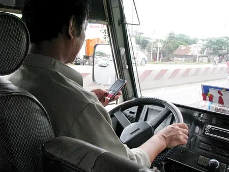 “Hành”... khách ở bến xe miền Đông?