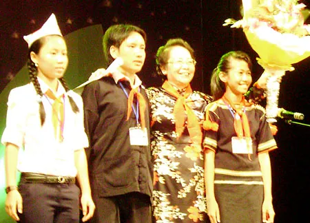 Tuyên dương thiếu nhi tiêu biểu trong phong trào “Nghìn việc tốt”