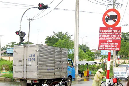 Đường cấm, xe vẫn vào