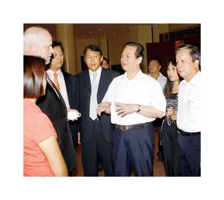 Thủ tướng Nguyễn Tấn Dũng nghe báo cáo đồ án quy hoạch Hà Nội - Vừa có đô thị trung tâm, vừa có đô thị vệ tinh