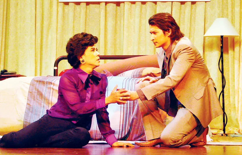 Hãy cho biết hai nghệ sĩ trong ảnh này tên gì, tham gia tác phẩm nào, của tác giả, đạo diễn nào?