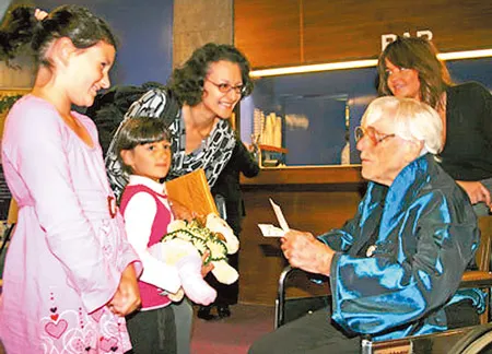 Người phụ nữ đấu tranh vì hòa bình cho Việt Nam qua đời