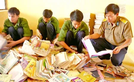 Tuổi trẻ Đoàn Phòng không tặng các bạn trẻ ĐBSCL 17.000 cuốn sách