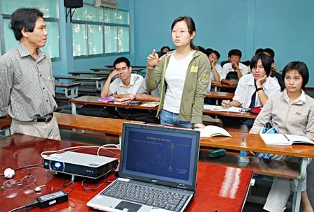 Lớp học chương trình tiên tiến tại Trường ĐH Bách khoa TPHCM. Ảnh: MAI HẢI