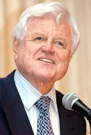 Mỹ: TNS kỳ cựu Edward Kennedy qua đời