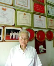 Góp mật cho đời